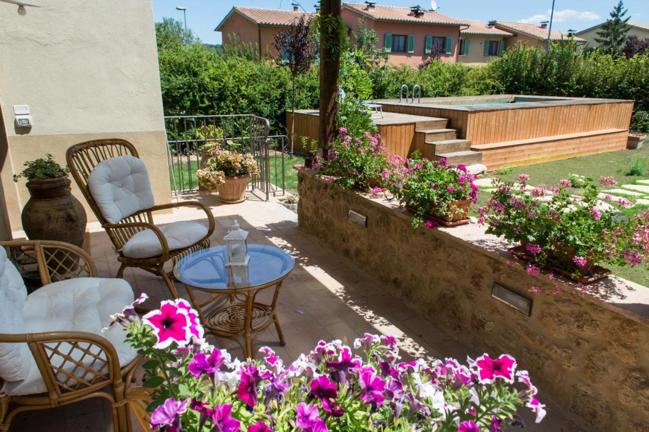 Апартаменты Antica Casa Del Glicine Поджибонси Экстерьер фото