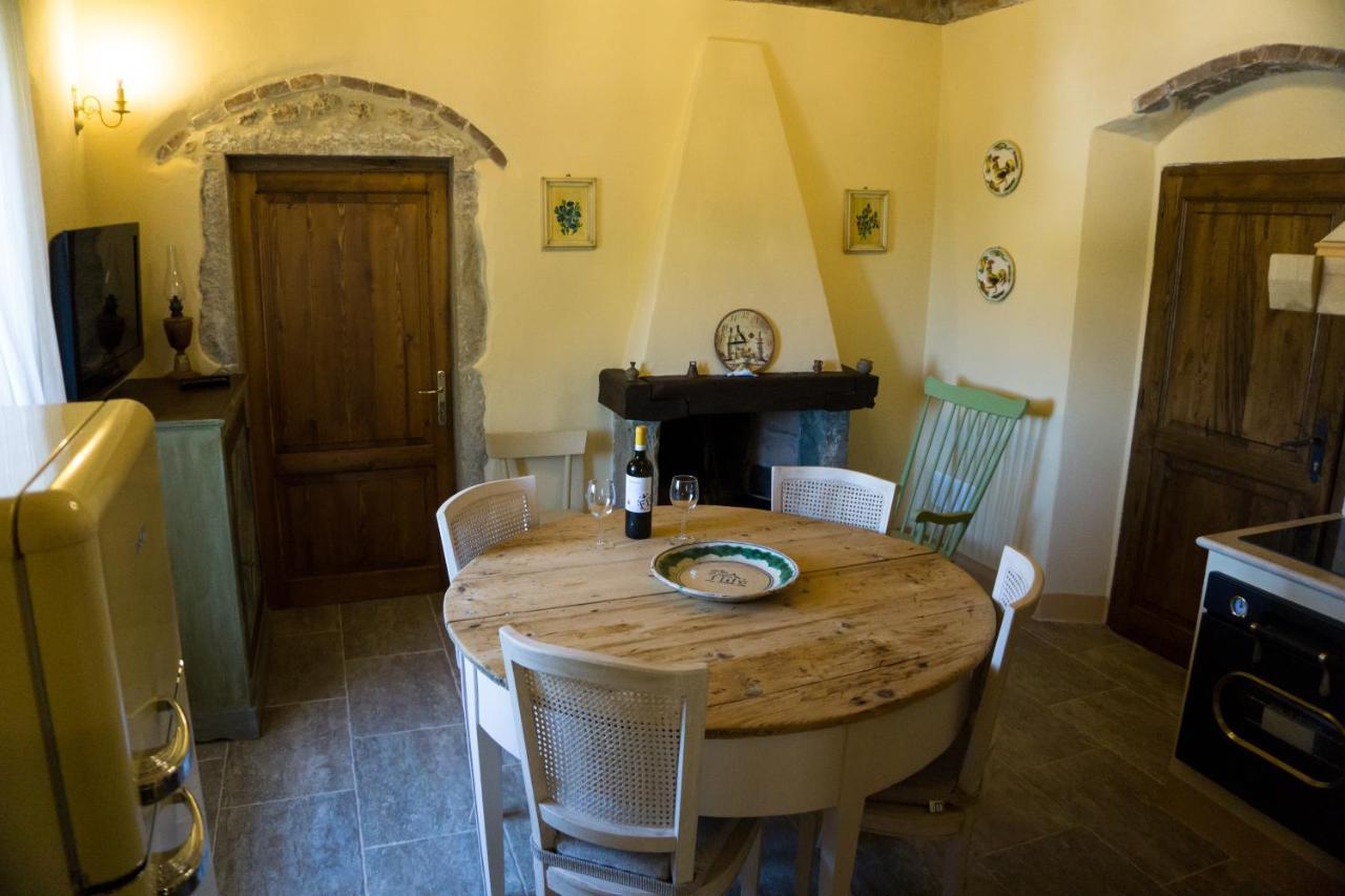 Апартаменты Antica Casa Del Glicine Поджибонси Экстерьер фото