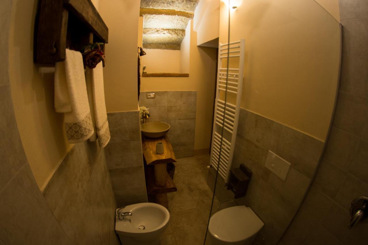 Апартаменты Antica Casa Del Glicine Поджибонси Экстерьер фото