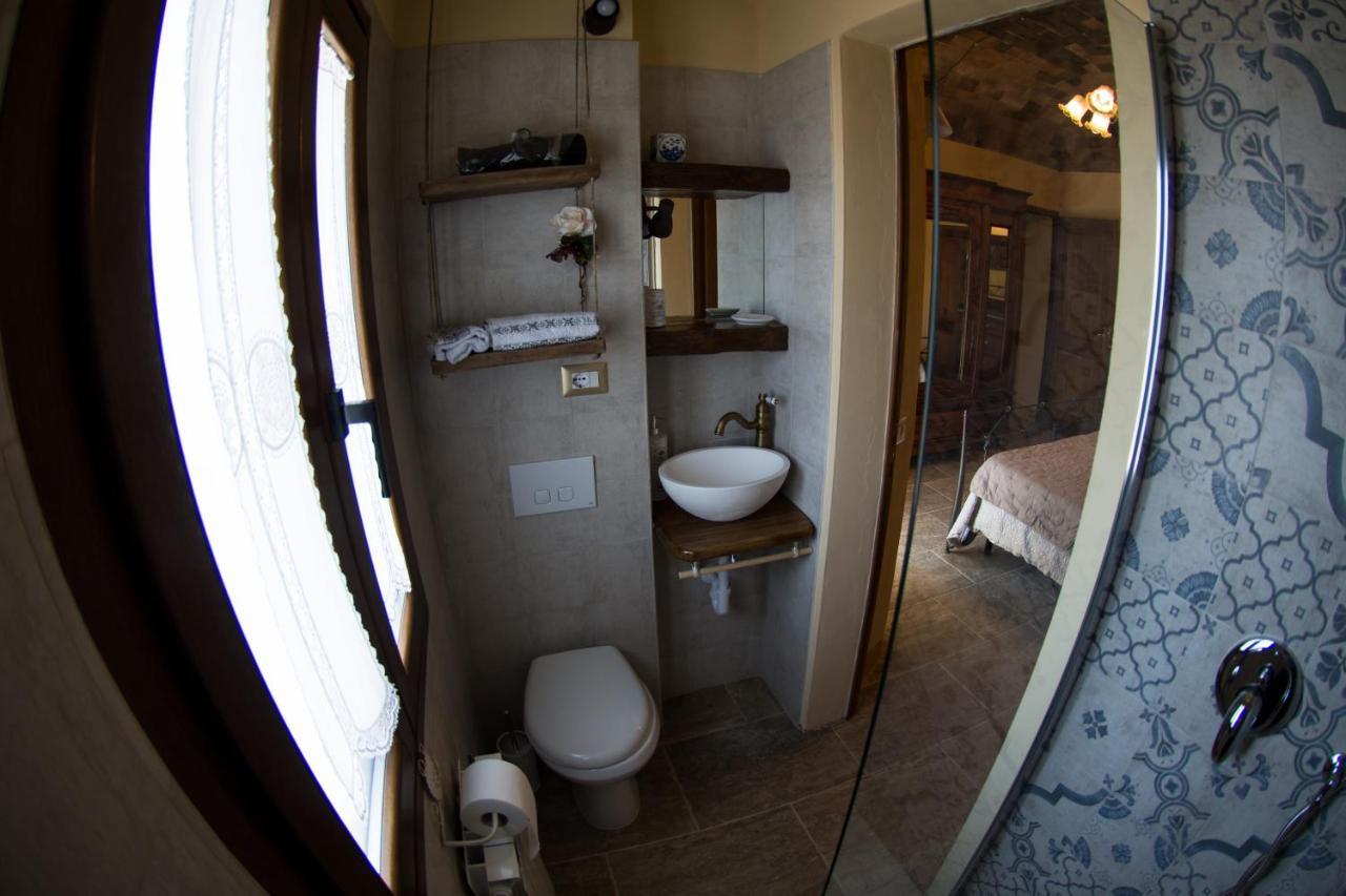 Апартаменты Antica Casa Del Glicine Поджибонси Экстерьер фото