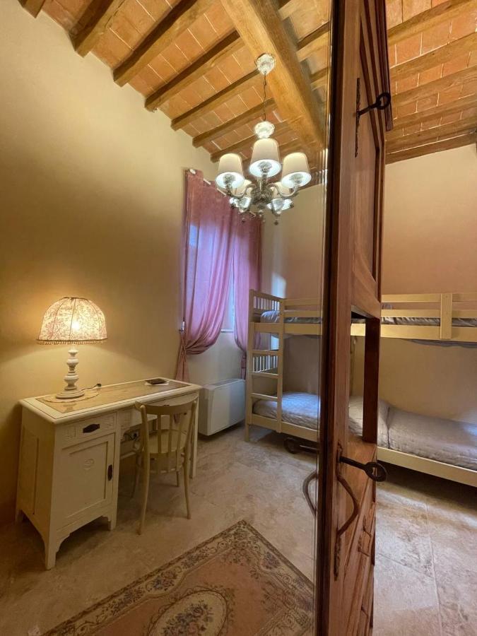 Апартаменты Antica Casa Del Glicine Поджибонси Экстерьер фото