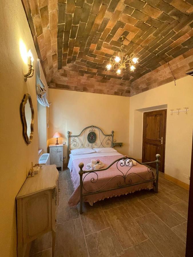 Апартаменты Antica Casa Del Glicine Поджибонси Экстерьер фото