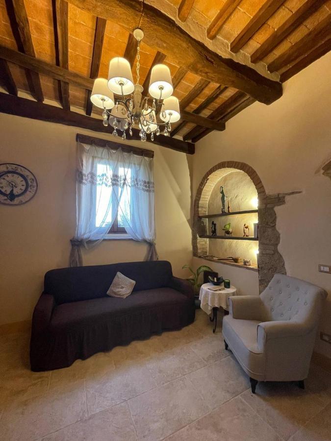 Апартаменты Antica Casa Del Glicine Поджибонси Экстерьер фото