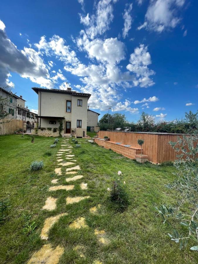 Апартаменты Antica Casa Del Glicine Поджибонси Экстерьер фото