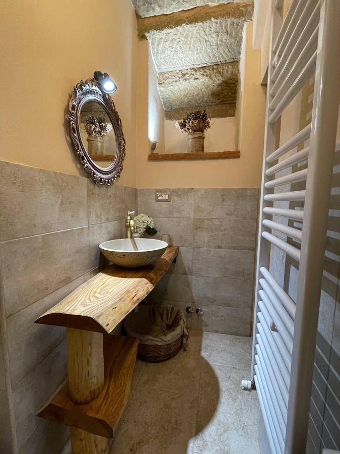 Апартаменты Antica Casa Del Glicine Поджибонси Экстерьер фото