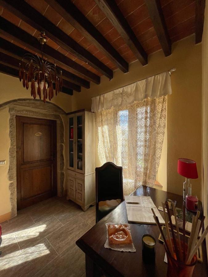 Апартаменты Antica Casa Del Glicine Поджибонси Экстерьер фото