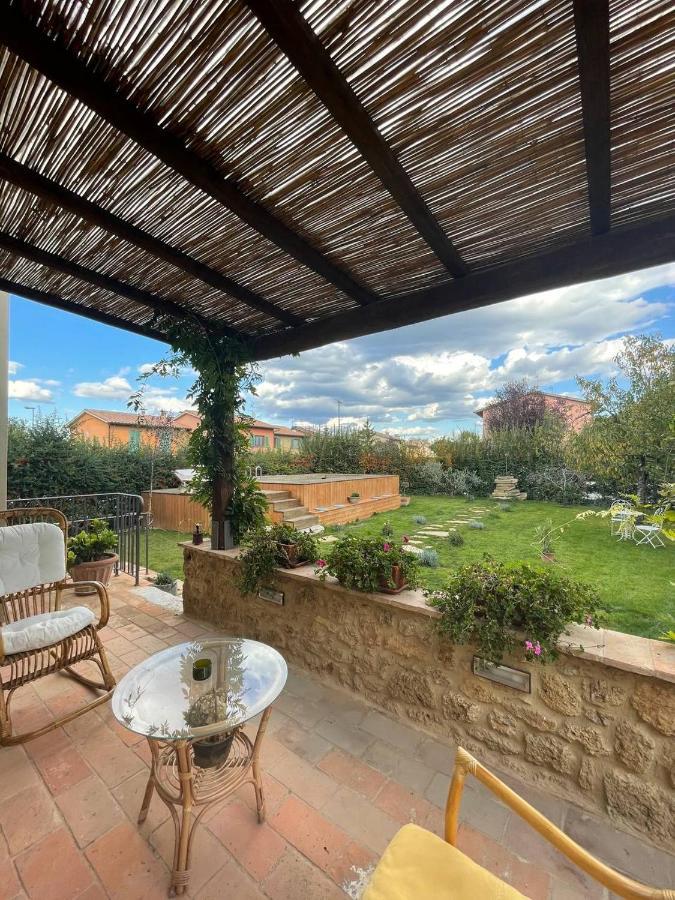 Апартаменты Antica Casa Del Glicine Поджибонси Экстерьер фото